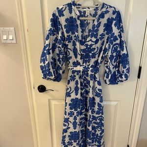 H&M Balloon Sleeved Blue & White Floral Dress, Size Medium
